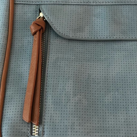 Bueno Shoulder Bag - Picture 13 of 13